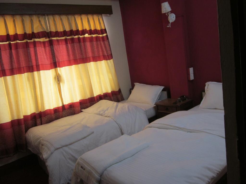 Hotel Api Catmandu Exterior foto